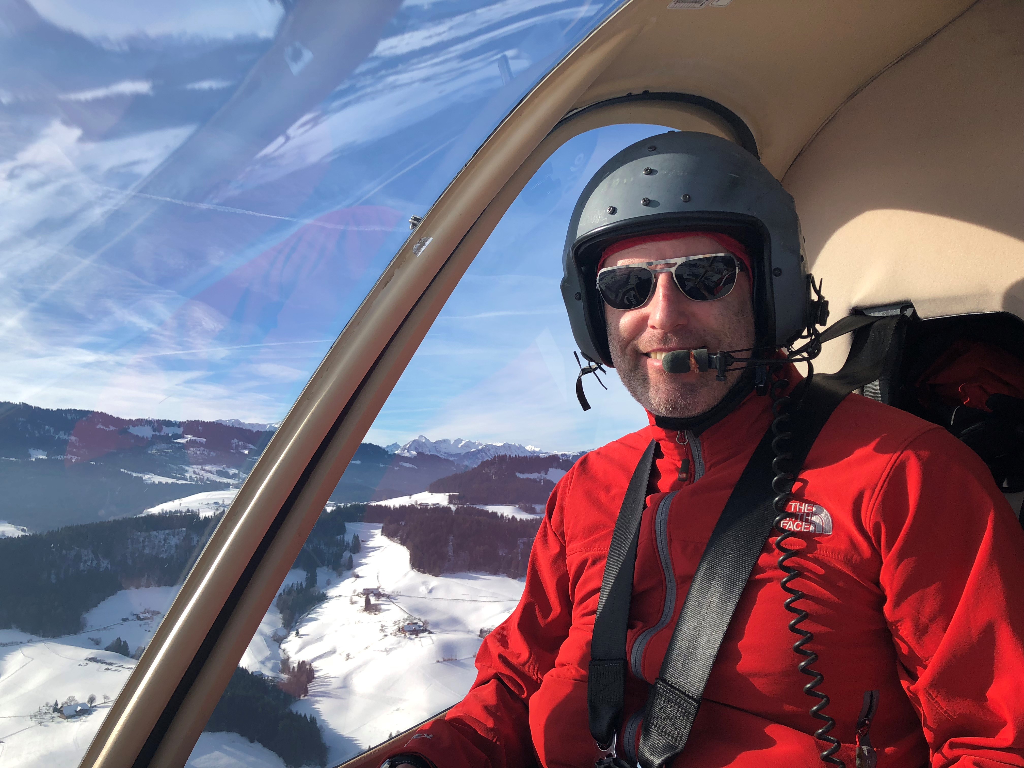 Gregor Beer tritt als neuer Pilot dem Swiss Helicopter AG Team bei.