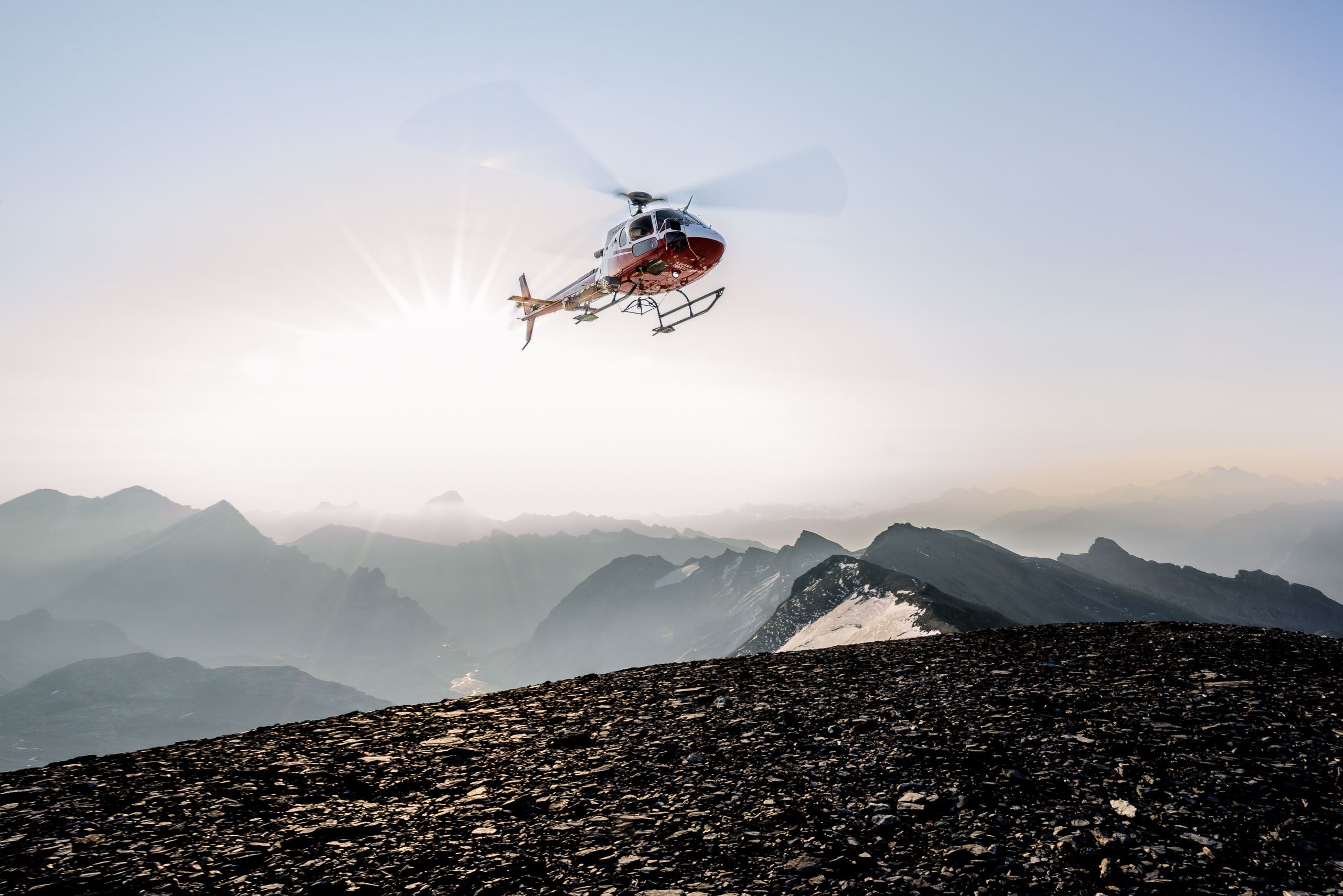 Helikopter-Rundfluege-durch-Alpen