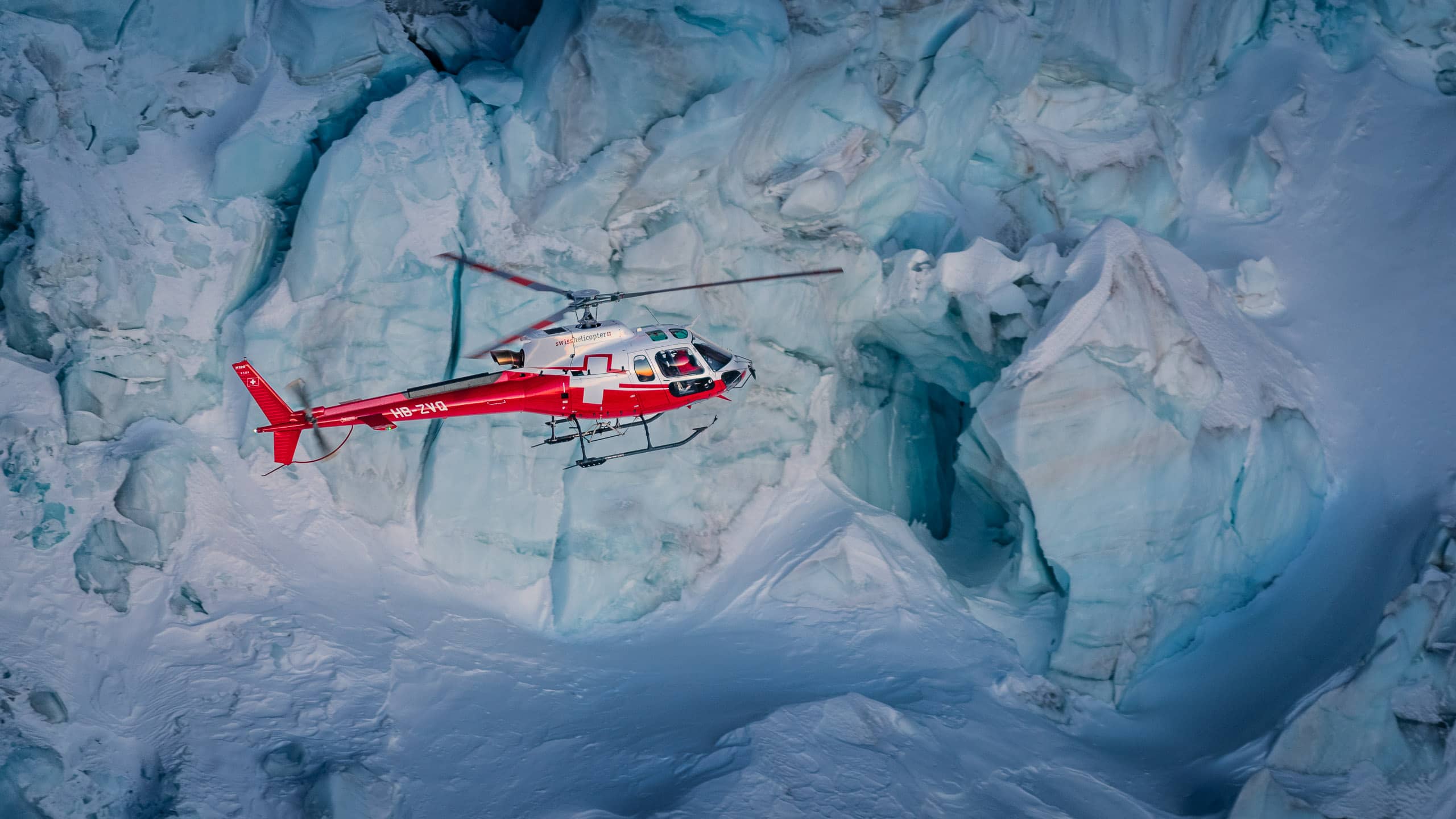 _A859872_Swiss_Helicopter_Glacier_Gletscher_Schweiz